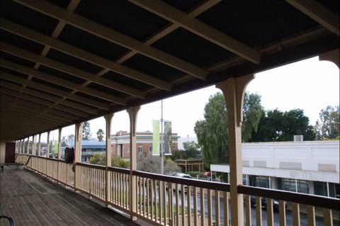 Hotel Corones Charleville - Whitsundays Accommodation 4