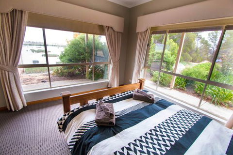 Limestone Ridge - Holiday House - Whitsundays Accommodation 4