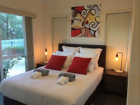 Lyreen's Apartment Bed And Breakfast - Whitsundays Accommodation 2