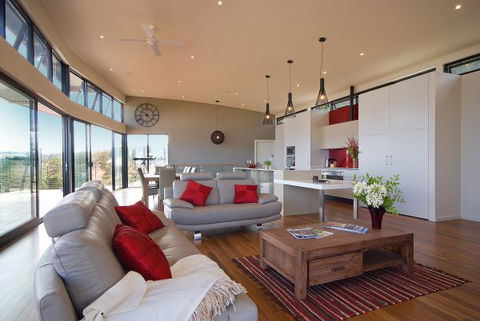 McLaren Eye - Whitsundays Accommodation 4
