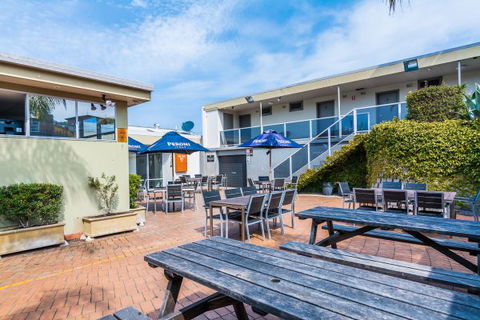 Merimbula Hotel - Whitsundays Accommodation 3