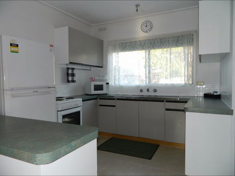 Melaleuca Grove Holiday Units & Motor Inn - Whitsundays Accommodation 6