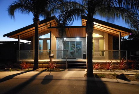 Midland Tourist Park - Whitsundays Accommodation 0
