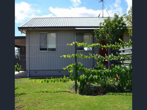 Narrabri West Apartments - Whitsundays Accommodation 0