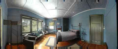 Oakdene Vineyards Guesthouse - Whitsundays Accommodation 1