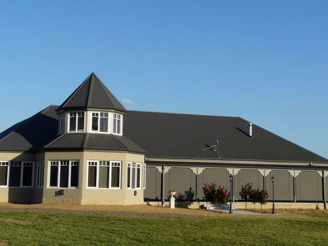 Paringa Grove Homestead - Whitsundays Accommodation 0