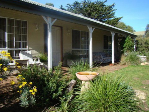 Peppertree Cottage - Whitsundays Accommodation 0