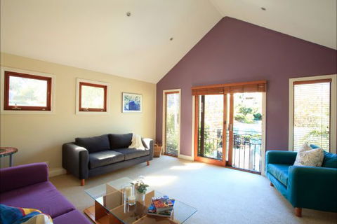 Queens Park Beach House - Whitsundays Accommodation 4