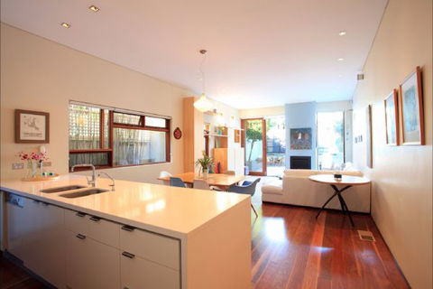 Queens Park Beach House - Whitsundays Accommodation 5