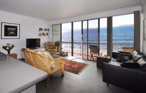 Rivermouth On Kingston Beach - Whitsundays Accommodation 0