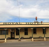 Royal Hotel Snake Valley - Whitsundays Accommodation