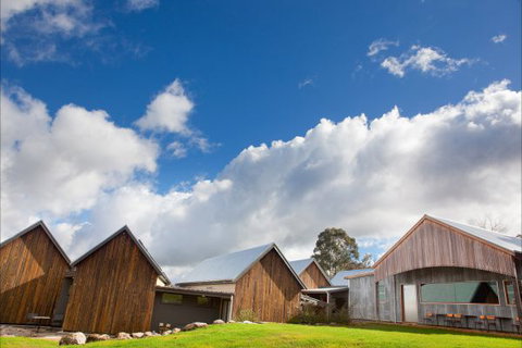 Spring Spur Stay - Whitsundays Accommodation 0