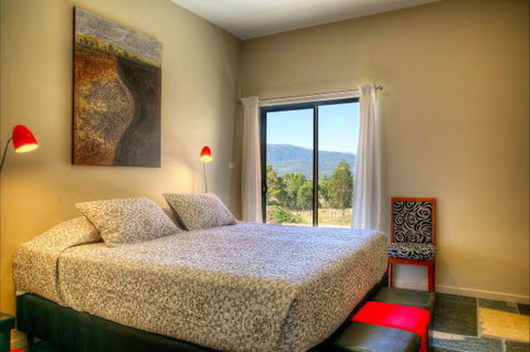 Spring Spur Stay - Whitsundays Accommodation 2