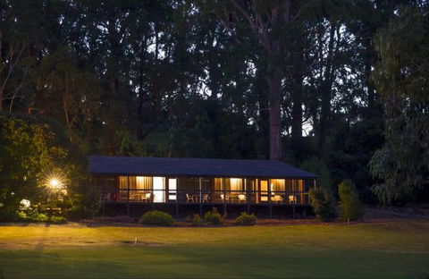 The Stirling Golf Club Motels - Whitsundays Accommodation 0
