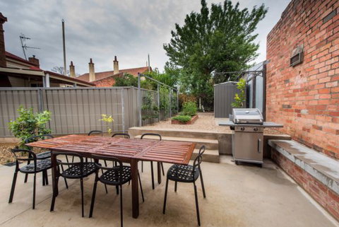 The Bright House - Whitsundays Accommodation 4