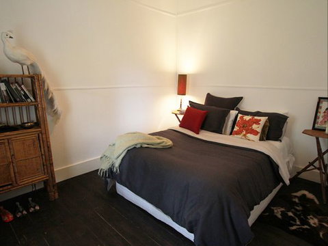 The Gold House - Whitsundays Accommodation 1