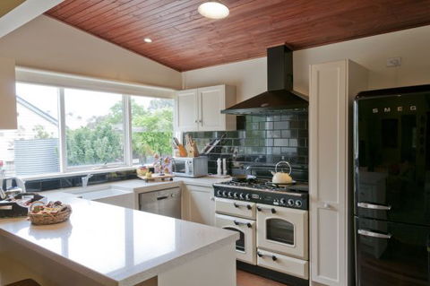 Wood Duck Cottages - Whitsundays Accommodation 1