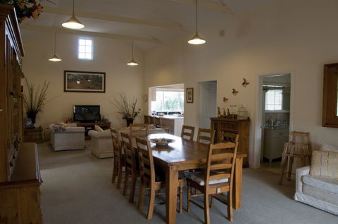 Wood Duck Cottages - Whitsundays Accommodation 7
