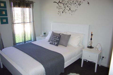 Yalooka Farm - Whitsundays Accommodation 1