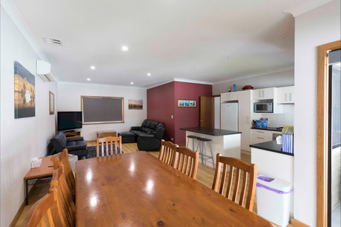 192 Page Drive Blanchetown -River Shack Rentals - Whitsundays Accommodation 4