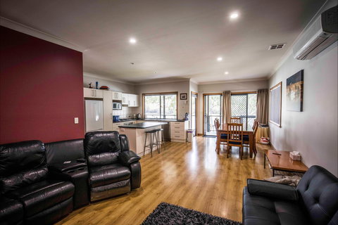 192 Page Drive Blanchetown -River Shack Rentals - Whitsundays Accommodation 5