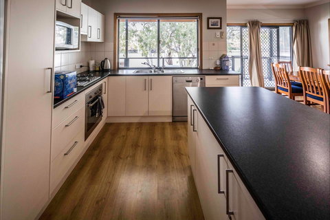 192 Page Drive Blanchetown -River Shack Rentals - Whitsundays Accommodation 6