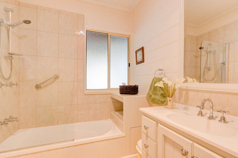 All About Me Bed And Breakfast - Whitsundays Accommodation 3