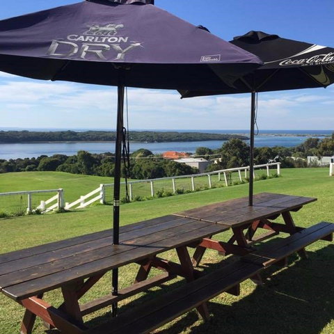 Augusta Hotel Motel - Whitsundays Accommodation 2