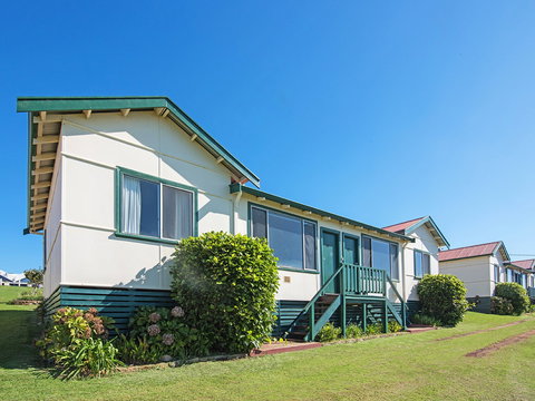 Augusta Hotel Motel - Whitsundays Accommodation 3