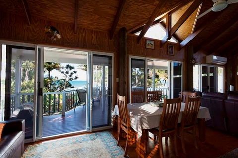 Beachfront Zilzie Holiday Home And Cottage - Whitsundays Accommodation 2