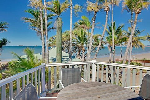 Beachfront Zilzie Holiday Home And Cottage - Whitsundays Accommodation 3