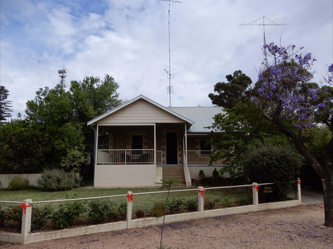 Dot's House - Whitsundays Accommodation 0