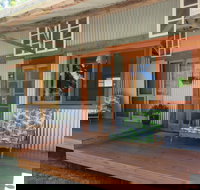 Fig Tree Retro Studio - Whitsundays Accommodation