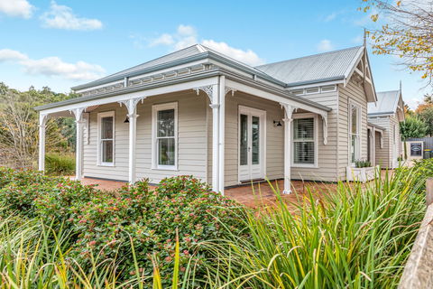 Grandview Accommodation - The Elm Tree Apartments - Whitsundays Accommodation 1