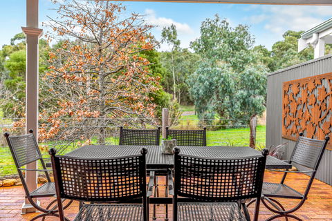 Grandview Accommodation - The Elm Tree Apartments - Whitsundays Accommodation 9