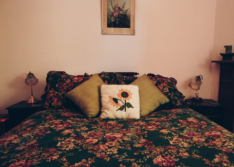 Hamilton House Bed And Breakfast - Whitsundays Accommodation 2