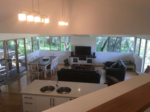 Kangaroo Hollow Preston Beach - Whitsundays Accommodation 1