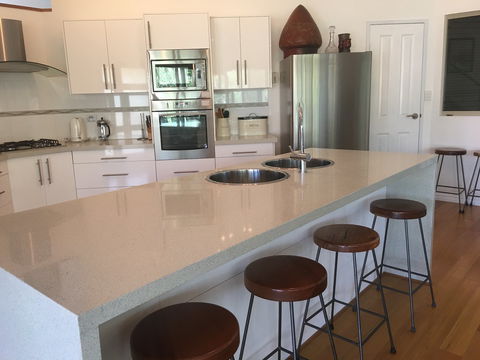 Kangaroo Hollow Preston Beach - Whitsundays Accommodation 2