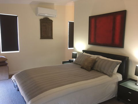 Kangaroo Hollow Preston Beach - Whitsundays Accommodation 3