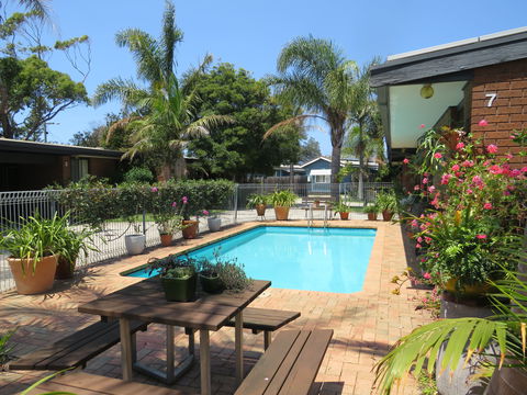 Lakes Waterfront Motel - Whitsundays Accommodation 0