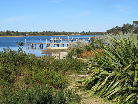 Lakes Waterfront Motel - Whitsundays Accommodation 2
