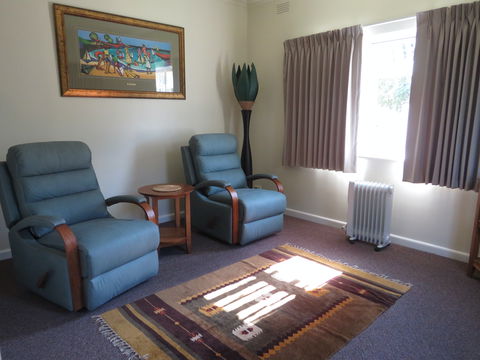 Lakes Waterfront Motel - Whitsundays Accommodation 4
