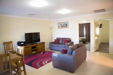 Scone Motor Inn And Apartments - Whitsundays Accommodation 0