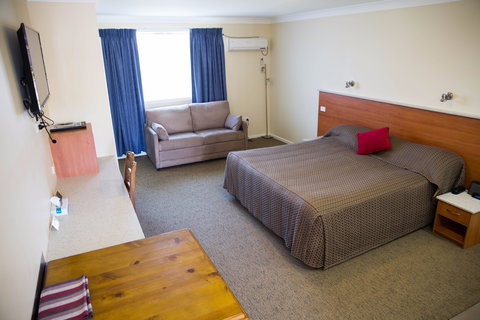 Scone Motor Inn And Apartments - Whitsundays Accommodation 1
