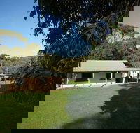 Southern Ocean Retreats - Goondooloo Cottage - Whitsundays Accommodation