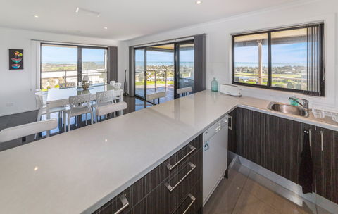 Stunning On Stacey - Whitsundays Accommodation 3