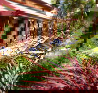 The Creek Cottage - Whitsundays Accommodation