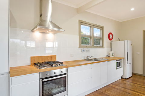 The Love Shack: Pambula Beach - Whitsundays Accommodation 1