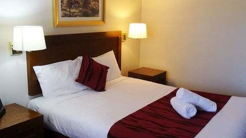 Armidale Pines Motel - Whitsundays Accommodation 1