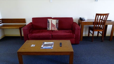 Armidale Pines Motel - Whitsundays Accommodation 2